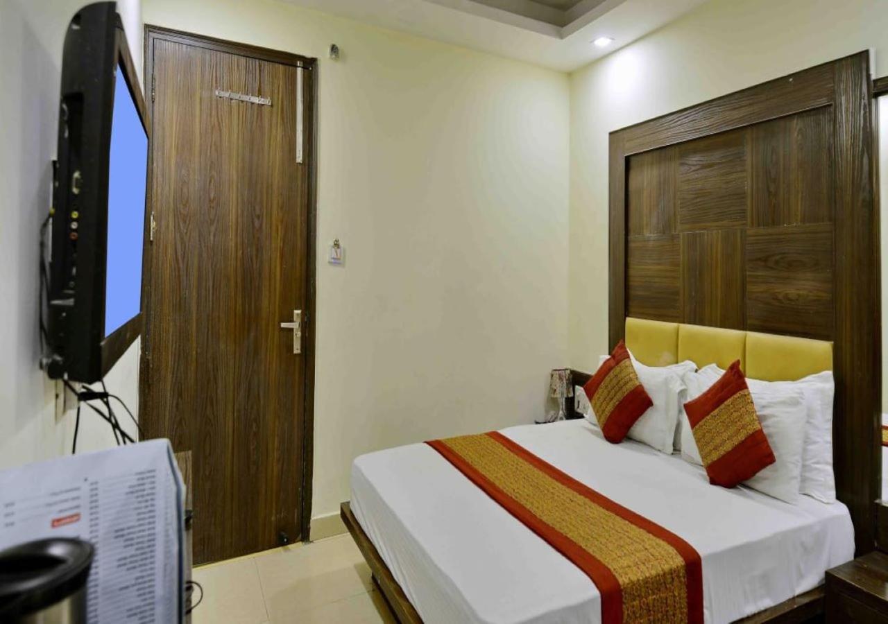 Hotel Perfect Spot- Main Bazar - Walking Metro Station Nowe Delhi Zewnętrze zdjęcie
