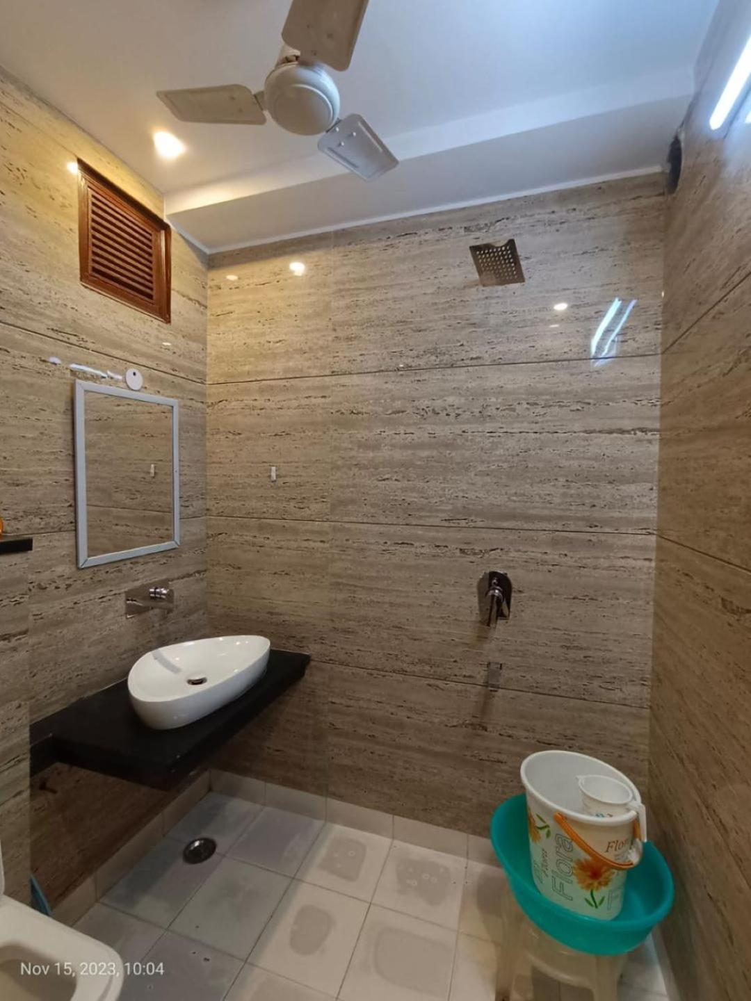 Hotel Perfect Spot- Main Bazar - Walking Metro Station Nowe Delhi Zewnętrze zdjęcie