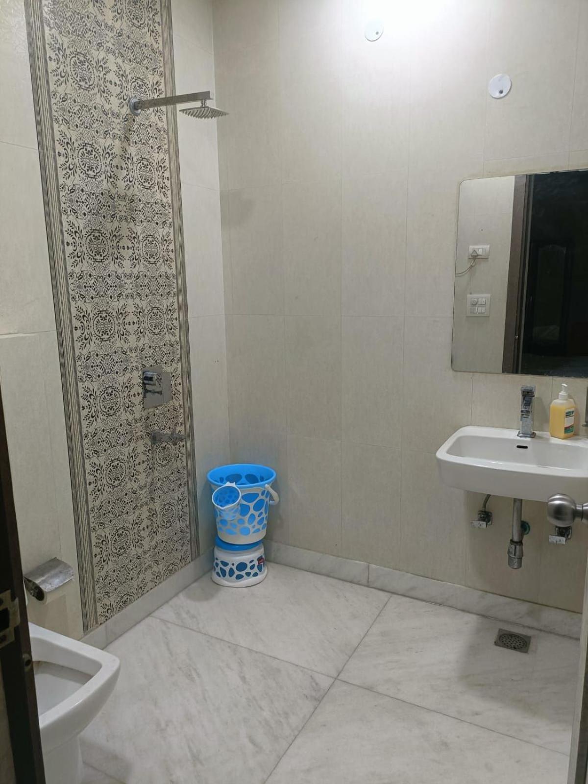 Hotel Perfect Spot- Main Bazar - Walking Metro Station Nowe Delhi Zewnętrze zdjęcie